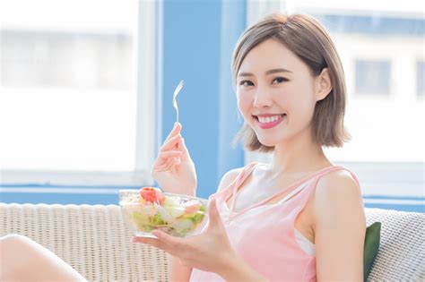 Jun 08, 2021 · 繼早前信和置業、黃廷方慈善基金及華人置業聯手推出「疫苗置業抽獎」，頭獎可獲市值1,080萬的觀塘凱滙449方呎住宅單位後，長江實業集團、長江和記實業聯同李嘉誠基金會今日宣布，將送出港幣2,000萬元長實禮券，進行大抽獎，鼓勵市民接種疫苗。 6種菇菌營養大比拼 有助減肥去水腫 | healthyD.com