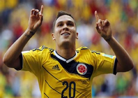Tras su polémica y cuestionada decisión de irse de river para recalar el fútbol chino, juanfer quintero estaba listo para demostrar que su calidad está intacta y que pese a la distancia o poca. Juan Fernando Quintero, el crack más joven de Colombia que ...