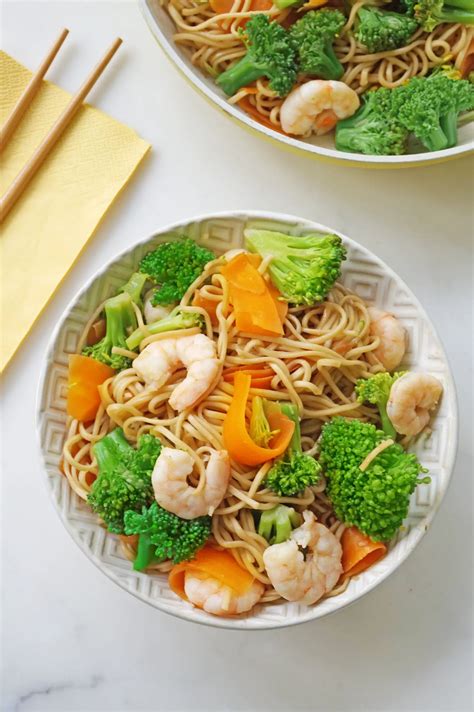 Healthy Chinese Noodles Recipe With Shrimps And Broccoli — Vlourish