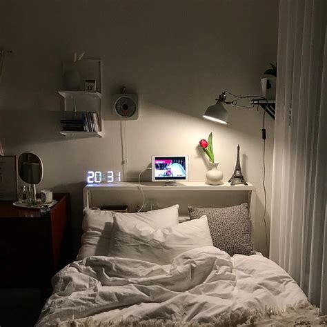 pin by e u n i c e on b home aesthetic bedroom minimalist room room inspiration bedroom