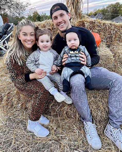 Shawn Johnson Is Pregnant Expecting Third Baby With Husband Andrew East