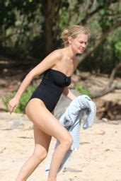 Lara Bingle In Swimsuit Relaxes On The Beach In Hawaii Celebmafia