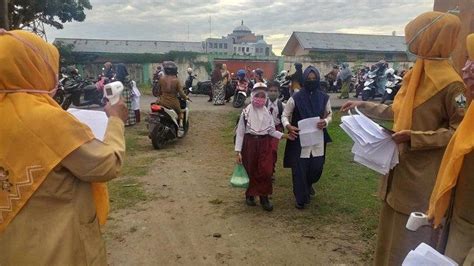 We did not find results for: Area Wajib Masker Di Sekolah : Pemkab Ciamis Bolehkan ...