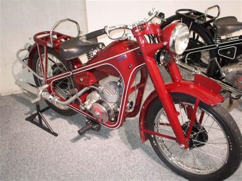 Soon after the company started manufacturing honda motorcycles. 1949 Honda Dream D Classic Motorcycle Pictures
