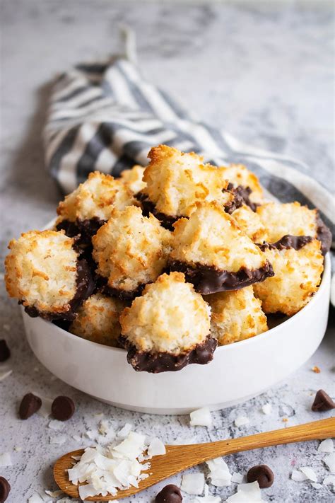 Before we get to the recipes, let's discuss what these recipes use in place of eggs. Chocolate Dipped Coconut Macaroons | MuscleEgg Egg White ...