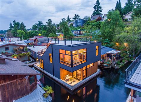 13 Amazing Floating Homes Around The World Floating House Houseboat
