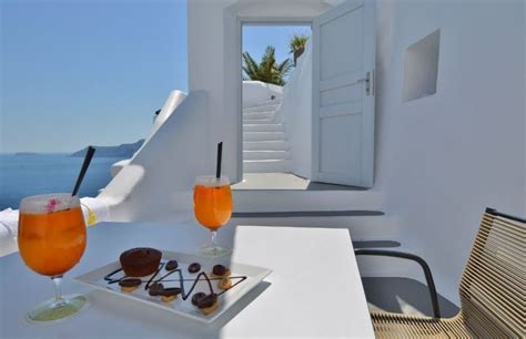 Katikies Hotel And Spa In Santorini Greece