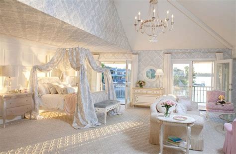 Fyi, the store also has blocks for sleeping beauty and cinderella. 15 Canopy Beds in Totally Girly Bedrooms | Home Design Lover