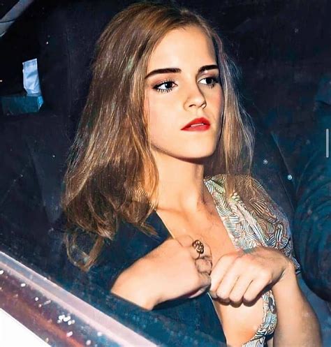 Emma Watson On Instagram “gorgeous Queen 😍 Don T Forgot To Share Follow Us For More 👇