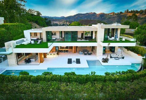 Newly Constructed Modern Beverly Hills Home With 110 Infinity Pool