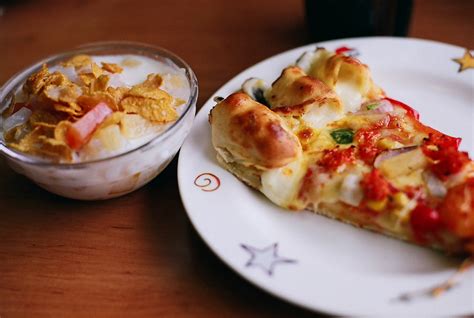Tomate, pimiento, cebolla otro irresistible invento de pizza hut: PIZZA HUT VEGGIE LOVERS CALORIES. PIZZA HUT VEGGIE - BENEFITS TO HEALTHY EATING