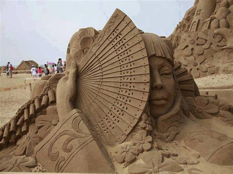 15 amazing works of sand art scoop empire