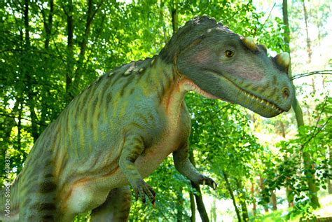 Fotka „dinosaur Ceratosaur Ceratosaurus Nasicornis In Jurassic Park