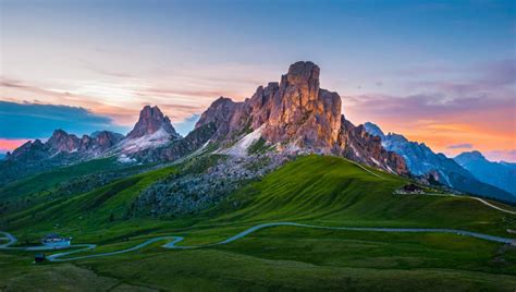 Hike The Dolomites The Jagged Peaks Of The Dolomites Extend Across