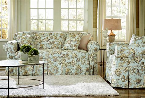 2017 Decorating Trends With Floral Sofas In Style