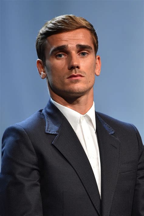 I feel at my best. Antoine Griezmann a sorti les sneakers à strass - Causerie