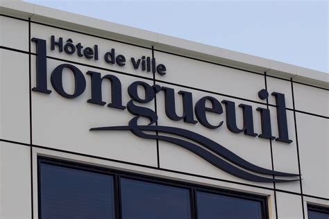 Les deux partis d'opposition fusionnent à Longueuil | La Presse