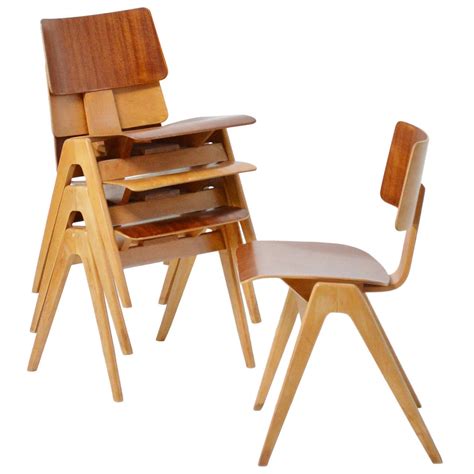 The delphi's meeting chair, table and credenza complement commercial spaces and add a touch of style to the workplace. Robin Day Hillestak Chair For Sale at 1stdibs