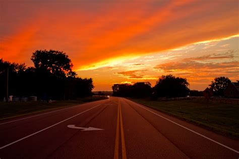 Beautiful Orange And Yellow Sunset Oklahoma Sunsets Travel Oklahoma