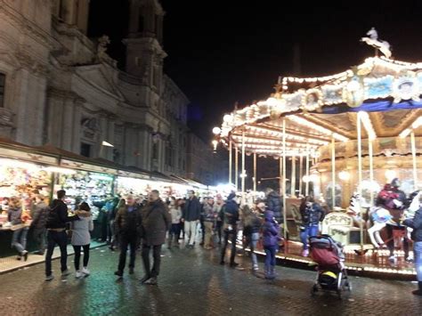 Piazza Navona Christmas Market In Rome Christmas In Italy Piazza