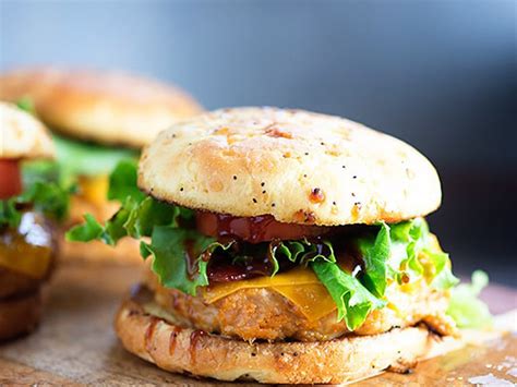 Burgers are a popular picnic and summer treat, but they can get boring after a while. Cheddar BBQ Chicken Burger | PERDUE®