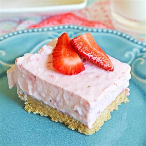 No Bake Strawberry Cheesecake Bars Easy Recipe