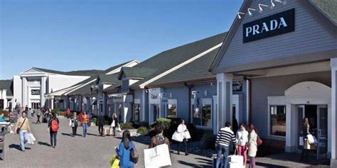 Woodbury Common Premium Outlets Ny Usa Iucn Water