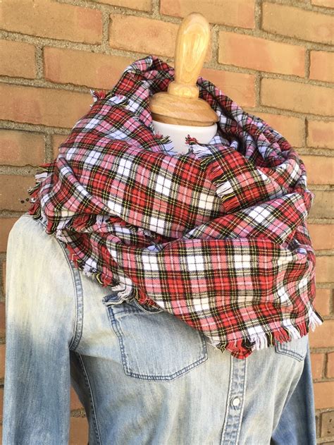 White & Red Plaid Flannel Blanket Scarf | Etsy | Plaid flannel, Red plaid flannel, Plaid