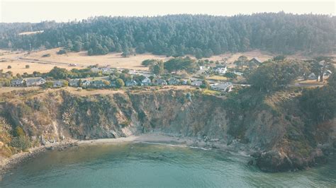 The Albion River Inn Located On The Beautiful Mendocino Coast In