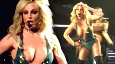 Britney Spears Nip Slip And Pussy Flashes — Shes A Wreck