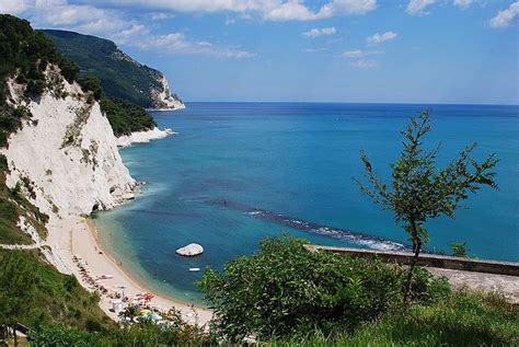 The 10 specialties of the conero to be packed. Monte Conero in Le Marche, Italy | The good place, Italy ...