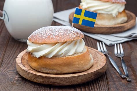 Swedish Desserts For Christmas Swedish Sticky Chocolate Cake Easy