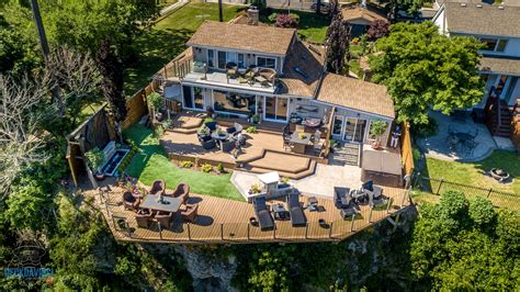 Composite Deck Over A Cliff With A 15 Cantilever Designed By Robert