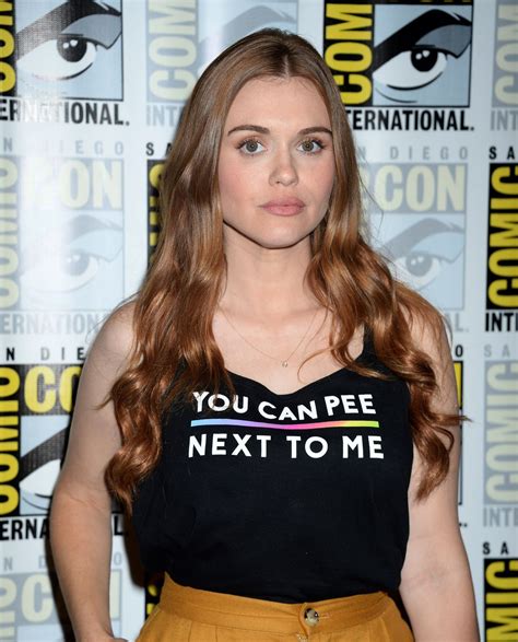 sexy beautiful babes holland roden ‘teen wolf press line at comic con in san diego 7 21 2016