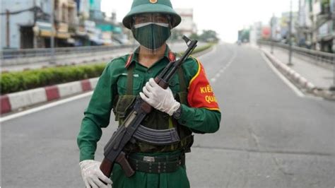 Covid 19 Quân đội Giúp Kiểm Soát Phòng Dịch ở Tphcm Bbc News Tiếng Việt