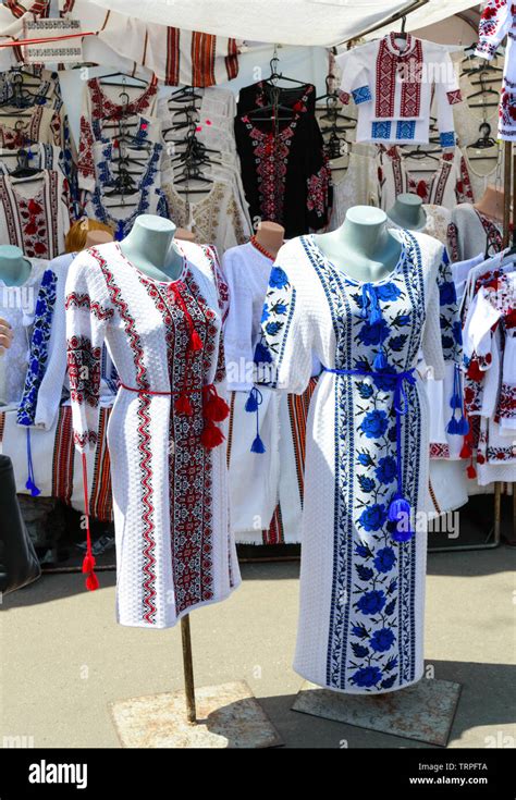 Ukrainische Nationale Kleidung Stockfotos Und Bilder Kaufen Alamy