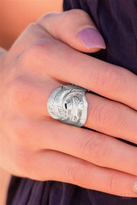 Paparazzi Feathers Will Fly Silver Feather Swirl Design Ring