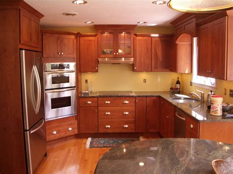 Welcome to central alberta's cabinet, countertop & renovation center! Red Birch Shaker Kitchen Cabinets - It's time to take a ...
