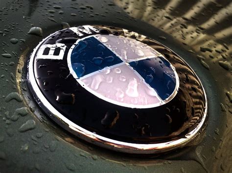 Bmw Rain Logo Hd Wallpaper Bmw Logo Bmw Rain Logo