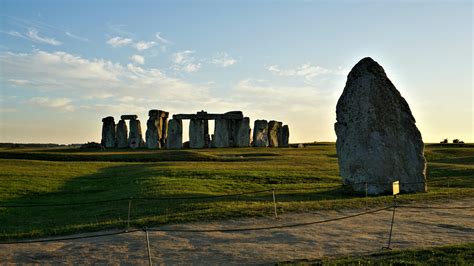 England Stonehenge Different View Of Stonehenge Your Guide To