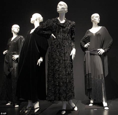 Elizabeth Taylors £100m Collection Of Gems And Gowns Reaches New York Daily Mail Online