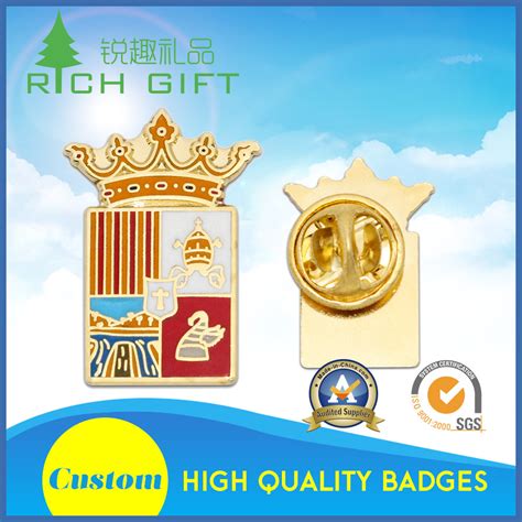 Customized Metal Gold Christian Cross Religious Lapel Pin Badge China