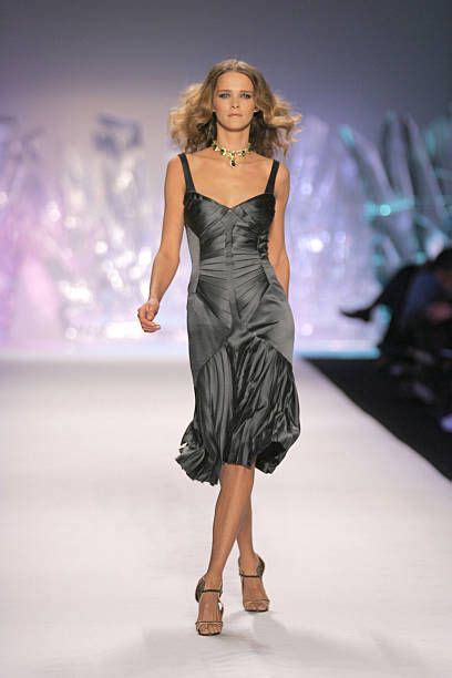 Carmen Kass Wearing Zac Posen Fall 2005 During Olympus Fashion Week Fall 2005 Zac Posen Runway
