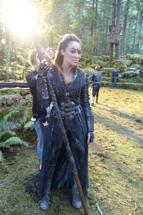 Clarke and lexa meet for the first time. 19 best Lexa (The 100) Costume Ideas images on Pinterest ...