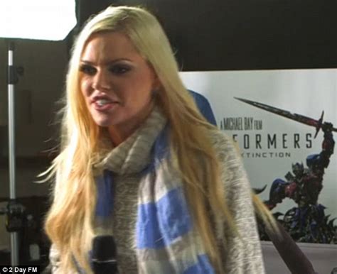Sophie Monk Storms Out Of Interview With Mark Wahlberg After Her 2dayfm