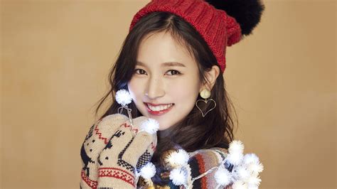 It's where your interests connect you with your people. Desktop Wallpaper / TWICE 트와이스 MINA 미나 | Merry happy ...