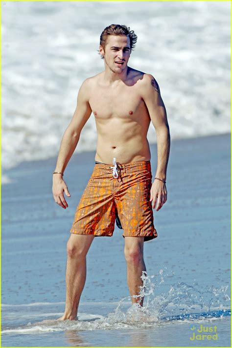 Kendall Schmidt Surfing With Logan Henderson Photo 464718 Photo Gallery Just Jared Jr