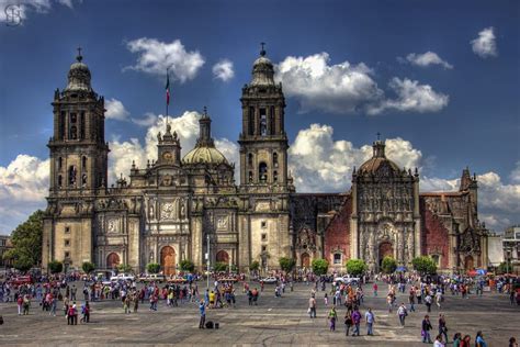 Historic Mexico City Runseeing Tour Zócalo And Av Reforma Great Runs