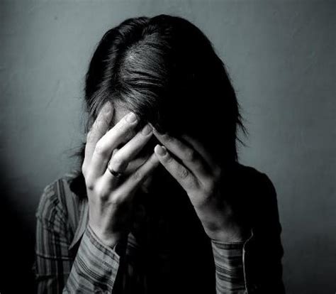 Beban kerja yang terlalu berat disebut sebagai salah satu penyebab pria 48 tahun ini mengakhiri nyawanya dengan. Apa itu Depresi Dan Bagaimana Kita Mengatasinya 》 Her Beauty