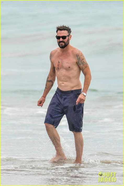Brian Austin Green Shows Off His Shirtless Physique At The Beach In Malibu Photo 4471190